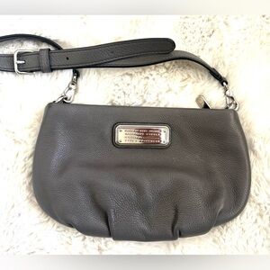 NWOT Marc Jacobs Cement Grey PebbleLeather Percy Crossbody Bag. Purse